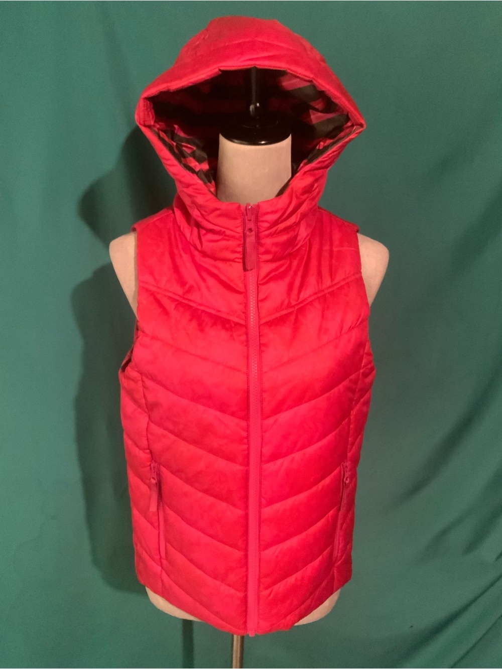 KRIMSON KLOVER WOMENS REVERSIBLE FULL LENGTH ZIPPER CLOSURE HOODED PUFFER VEST